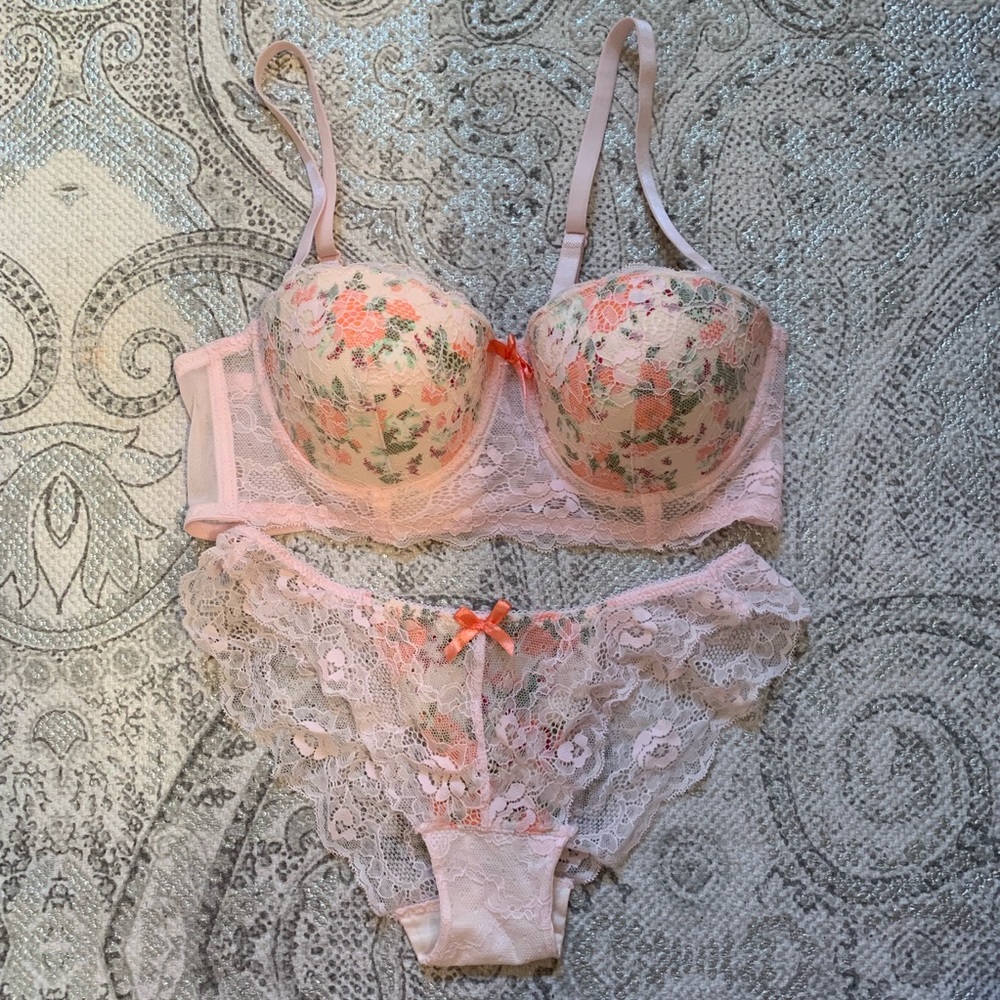 Valentine’s Day lingerie set pink floral lace